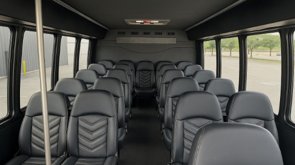 jacksonville 25 passenger minibus rental